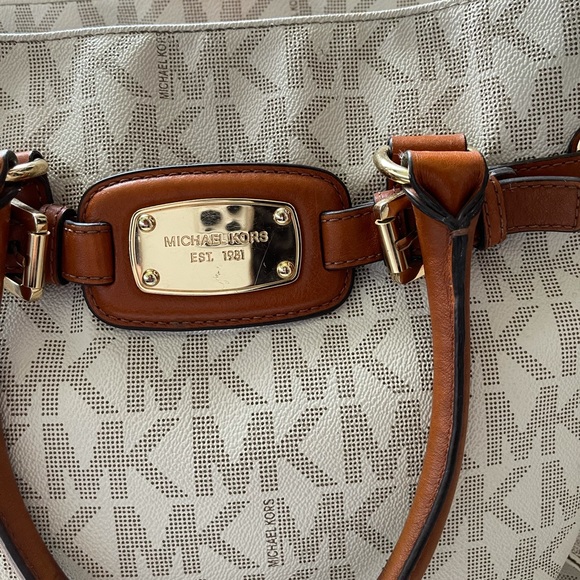 Michael Kors large purse - Picture 2 of 15